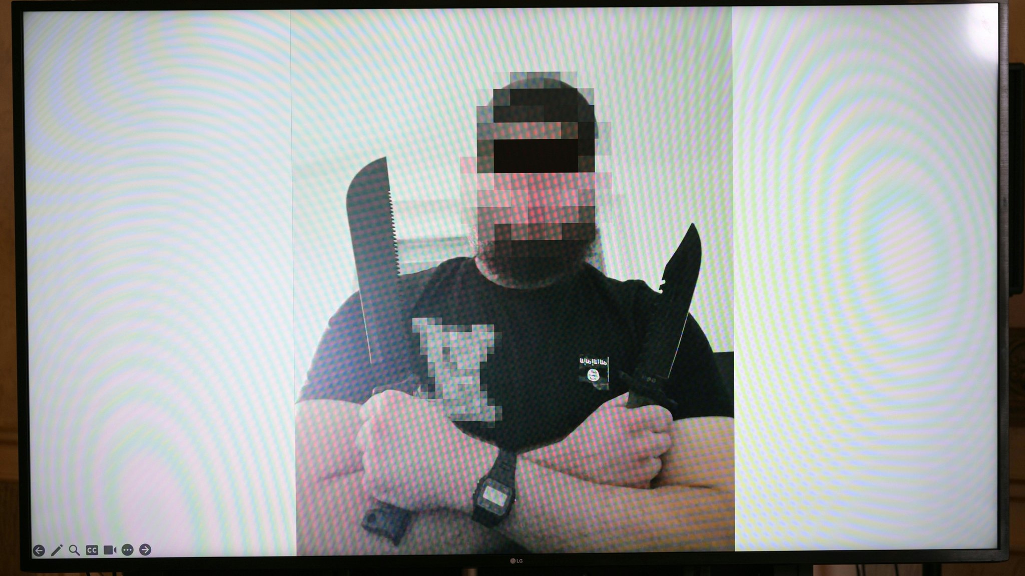 Der unter Terror-Verdacht festgenommene mutmaßliche Anhänger der radikalislamischen Terror-Miliz "Islamischer Staat" (IS) auf einem von den österreichischen Behörden veröffentlichten Foto.