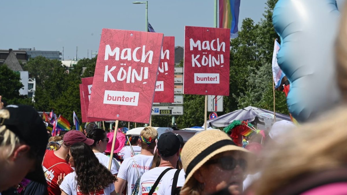 Heute hat die bisher größte CSD-Demonstration in Köln stattgefunden. 