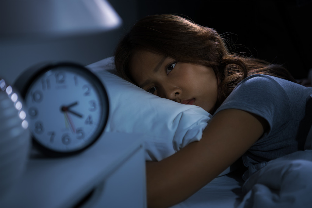 Aufgrund der Corona-Pandemie schlafen wir schlechter. Dabei kann ein erholsamer Schlaf wahrscheinlich sogar einer Covid-19-Erkrankung vorbeugen.