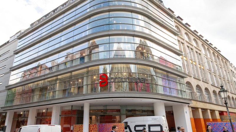 Außenaufnahme des Breuninger-Modehauses in München in der Sendlinger Straße. | Bild: picture alliance / SZ Photo | Catherina Hess Außenaufnahme des Breuninger-Modehauses in München in der Sendlinger Straße.