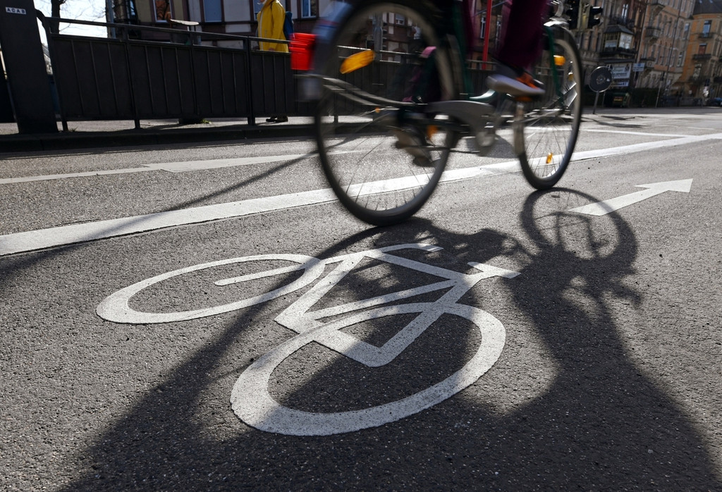 Die Stadt Augsburg hat einen Fahrrad-Pakt geschlossen, der Radeln sicherer und komfortabler machen soll.