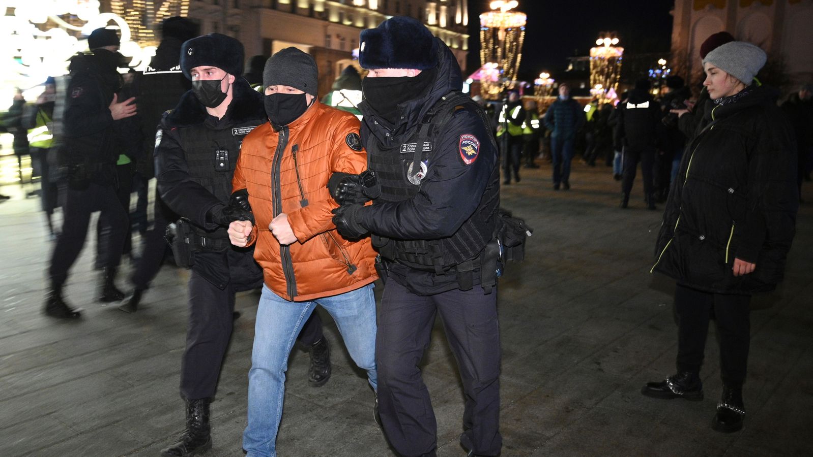 Митинги в москве 24 февраля. Протесты в Москве. Протесты в Санкт-Петербурге. Антивоенные протесты в Москве 2022.