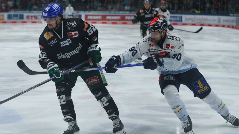 Spielszene Augsburger Panther - ERC Ingolstadt | Bild: picture alliance / Fotostand | Fotostand / Stiebert Spielszene Augsburger Panther - ERC Ingolstadt