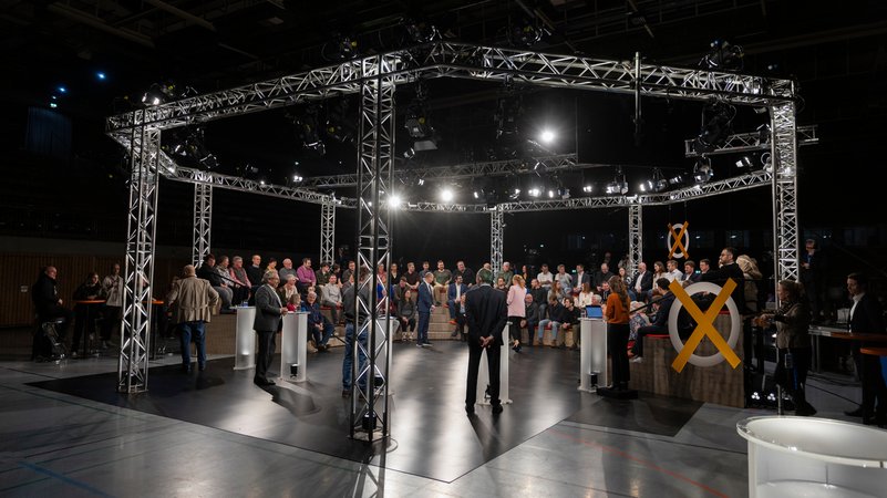 Der Faktencheck zur Wahlarena mit Freie Wähler, AfD, Die Linke und BSW: | Bild: BR / Raphael Kast Der Faktencheck zur Wahlarena mit Freie Wähler, AfD, Die Linke und BSW: