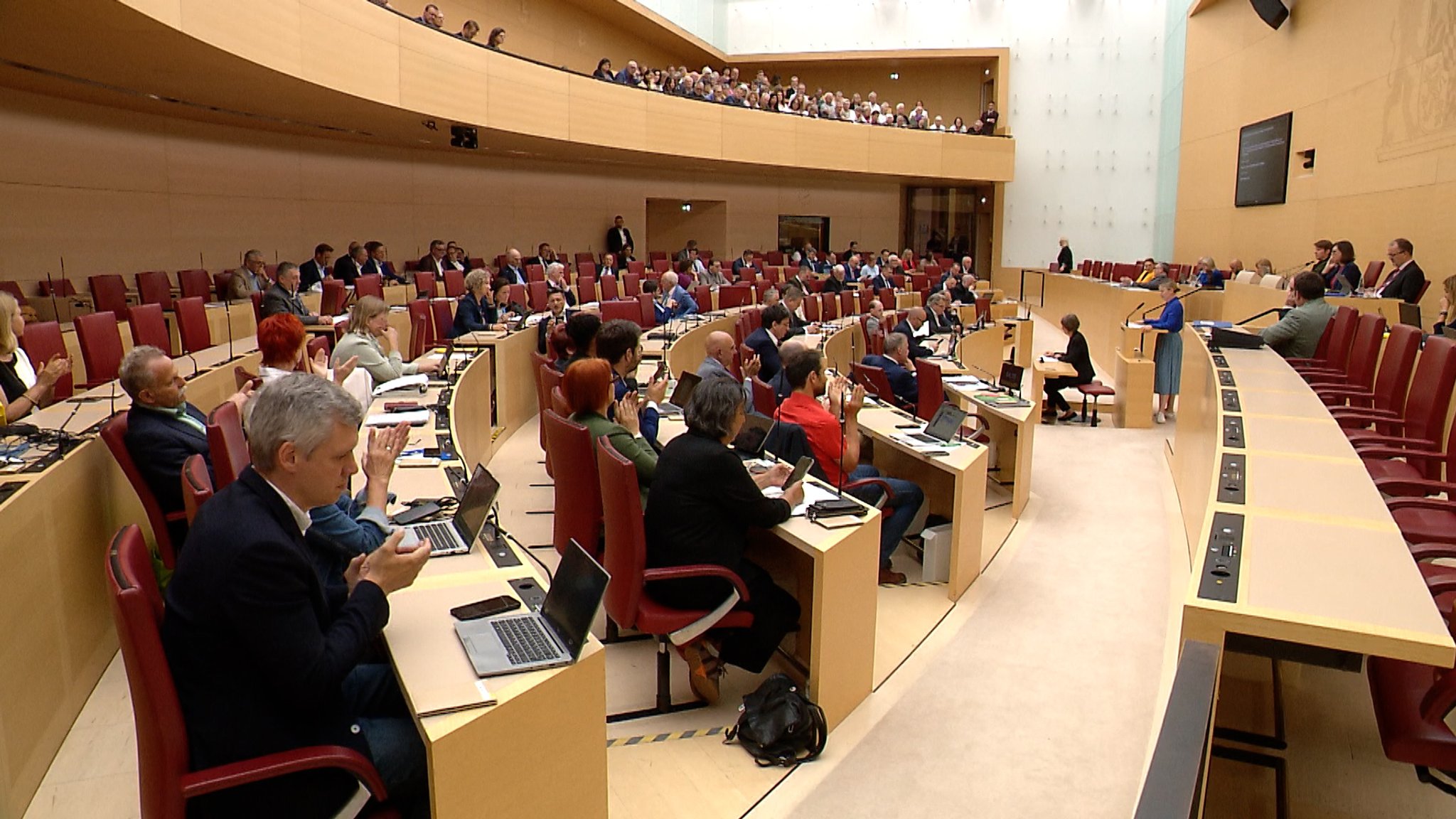 Blick in den Bayerischen Landtag. | Bild: BR Blick in den Bayerischen Landtag.