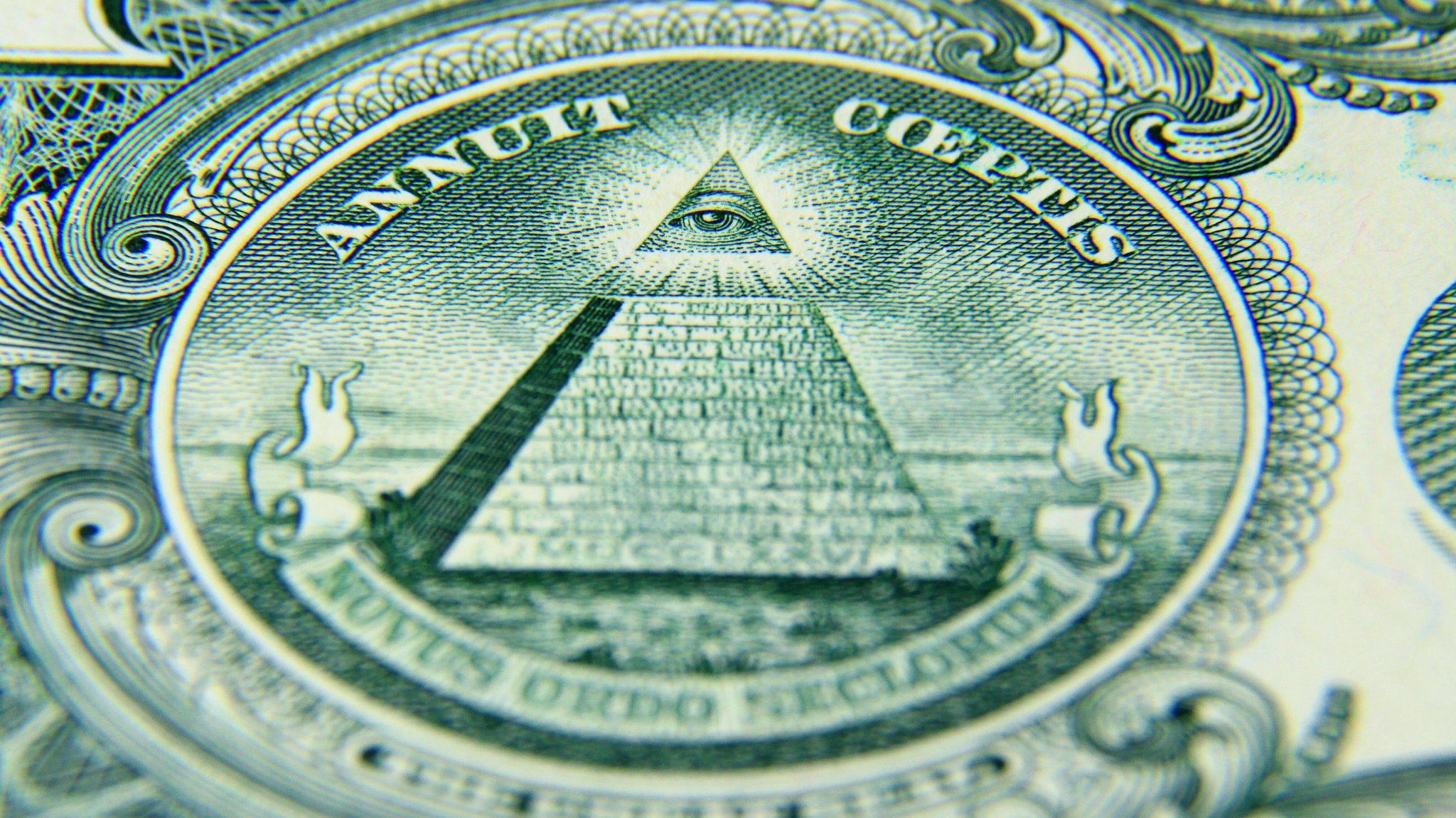 Das "allsehende Auge" ist eigentlich ein Freimaurersymbol und wurde erst später mit den Illuminaten in Verbindung gebracht.