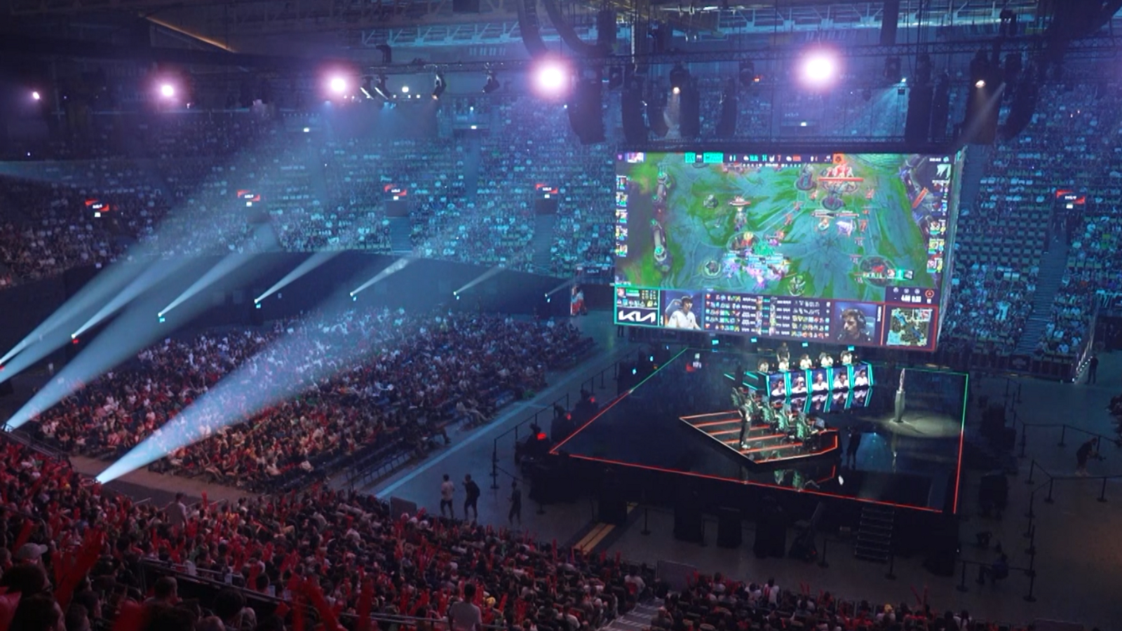 München wird zur E-Sport-Hochburg - Gamer zocken in Olympiahalle München wird zur E-Sport-Hochburg - Gamer zocken in Olympiahalle