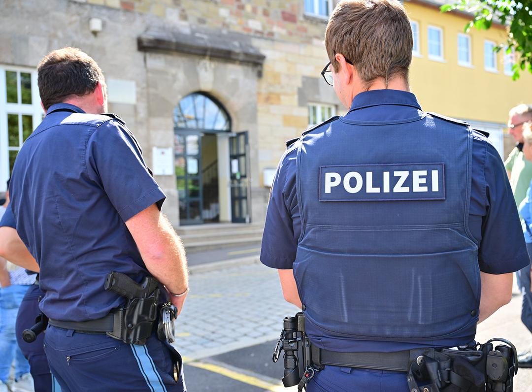 Gewerkschaften im Öffentlichen Dienst befürchten "Personalkollaps". | Bild:dpa-Bildfunk/Matthias Merz 