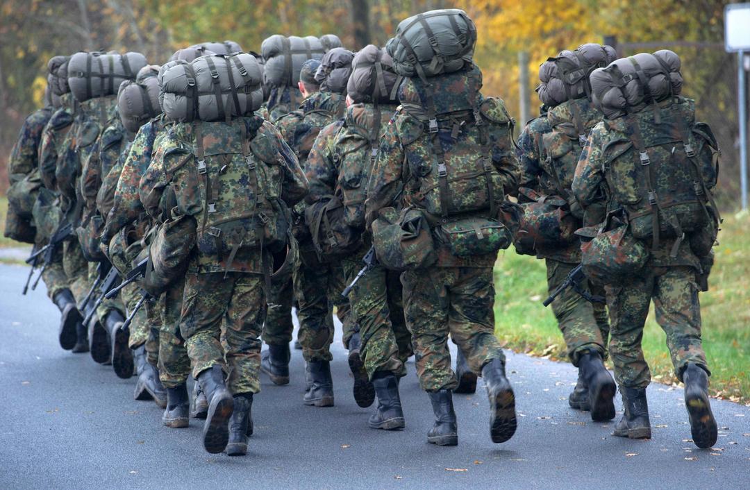 Soldatinnen und Soldaten der Bundeswehr werden in der Grundausbildung auf den Einsatz vorbereitet