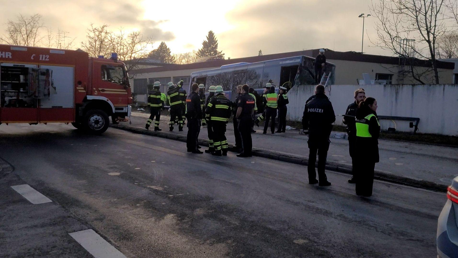 Einsatzkräfte vor Ort in München-Trudering.