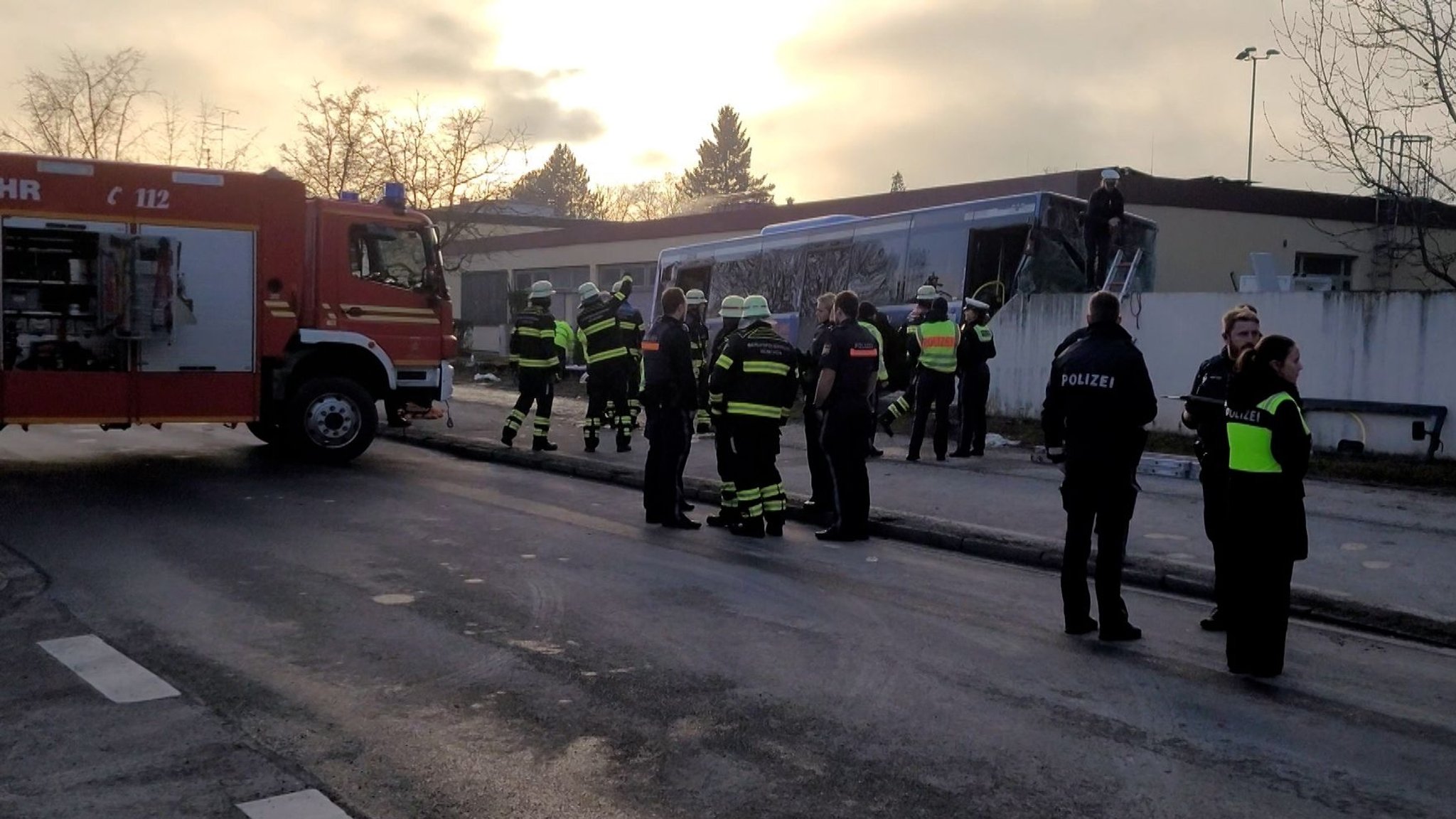 Einsatzkräfte vor Ort in München-Trudering.
