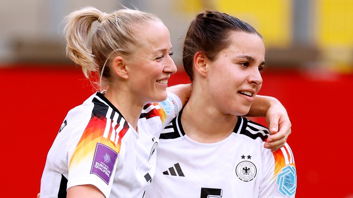 FC-Bayern-Spielerinnen Lea Schüller und Lena Oberdorf