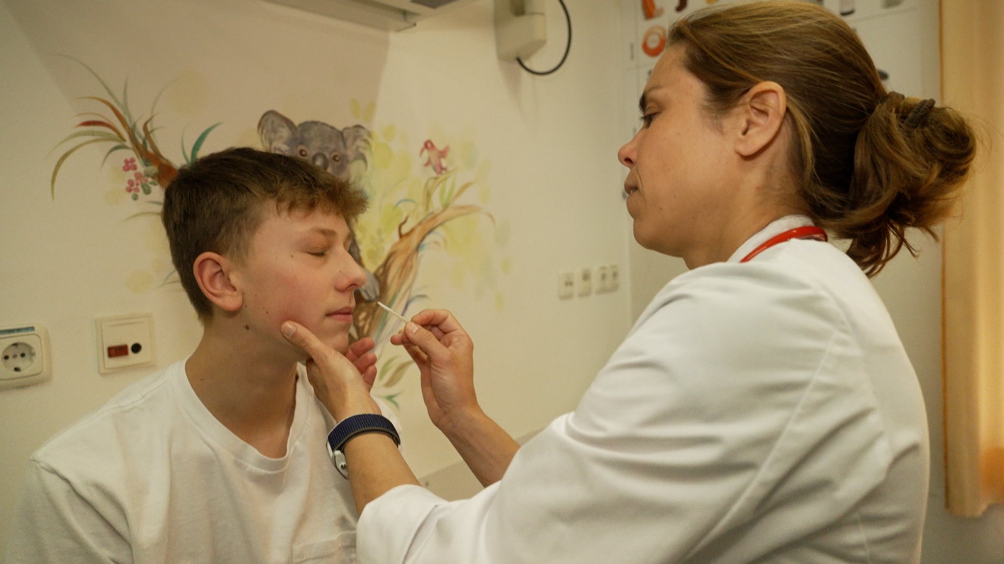 Jedes dritte Kind entwickelt in den ersten Lebensjahren eine frühe Form von Asthma. Rund 80 Prozent dieser Kinder haben einen bestimmten Gendefekt. Eine neue Studie hat nun herausgefunden, wie dieser Defekt das Asthma-Risiko erhöht.