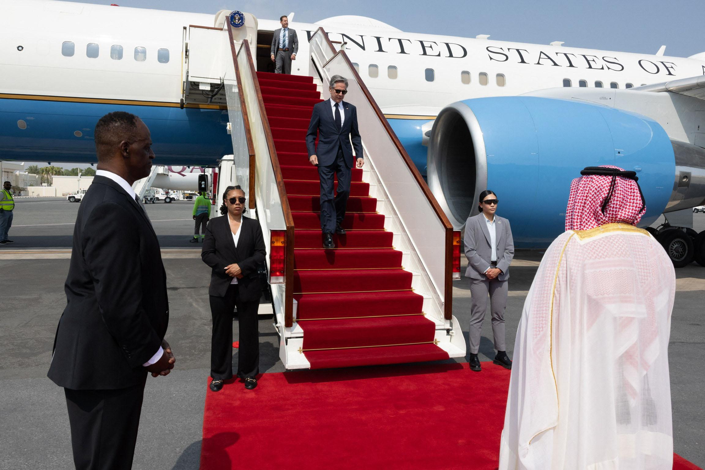 Archivbild: Ankunft von US-Außenminister Blinken in Doha zu einem der früheren Gespräche über ein Ende des Gaza-Krieges