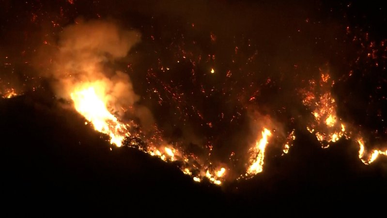Brände bei Los Angeles weiten sich erneut aus | Bild: BR Brände bei Los Angeles weiten sich erneut aus