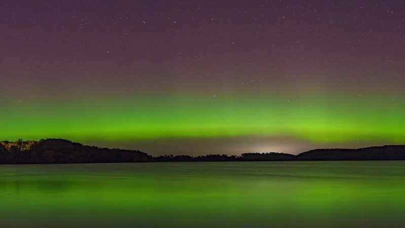 Polarlichter über einem See | Bild: BR Polarlichter über einem See