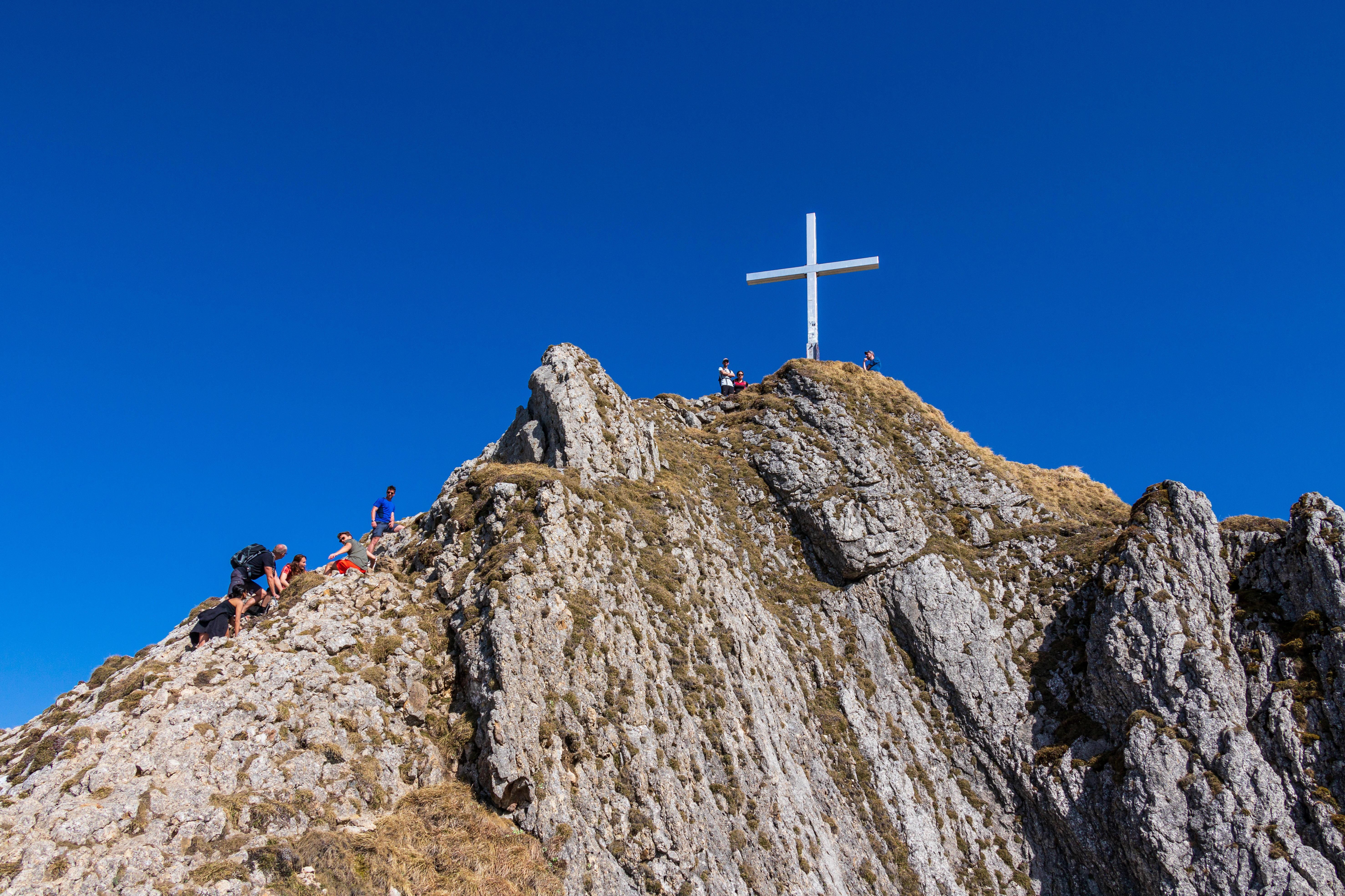 Ein Bild des Gipfels des Branderschrofen
