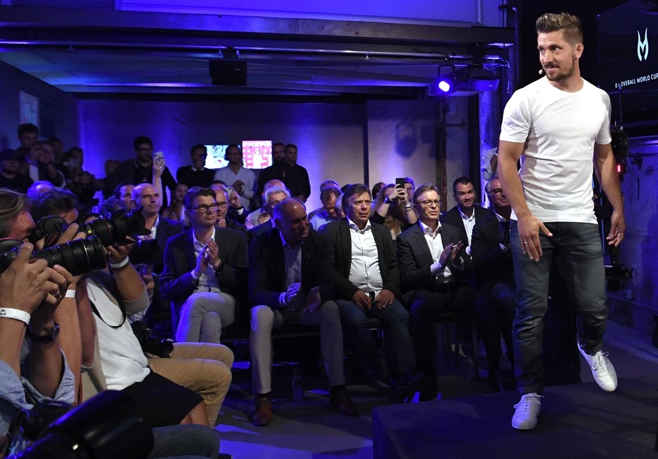 Marcel Hirscher, Skirennfahrer aus Österreich, kündigt bei einer Pressekonferenz mit dem Thema "Rückblick, Einblick, Ausblick" das Ende seiner aktiven Karriere an. | Bild: dpa-Bildfunk/Robert Jaeger Marcel Hirscher, Skirennfahrer aus Österreich, kündigt bei einer Pressekonferenz mit dem Thema "Rückblick, Einblick, Ausblick" das Ende seiner aktiven Karriere an.