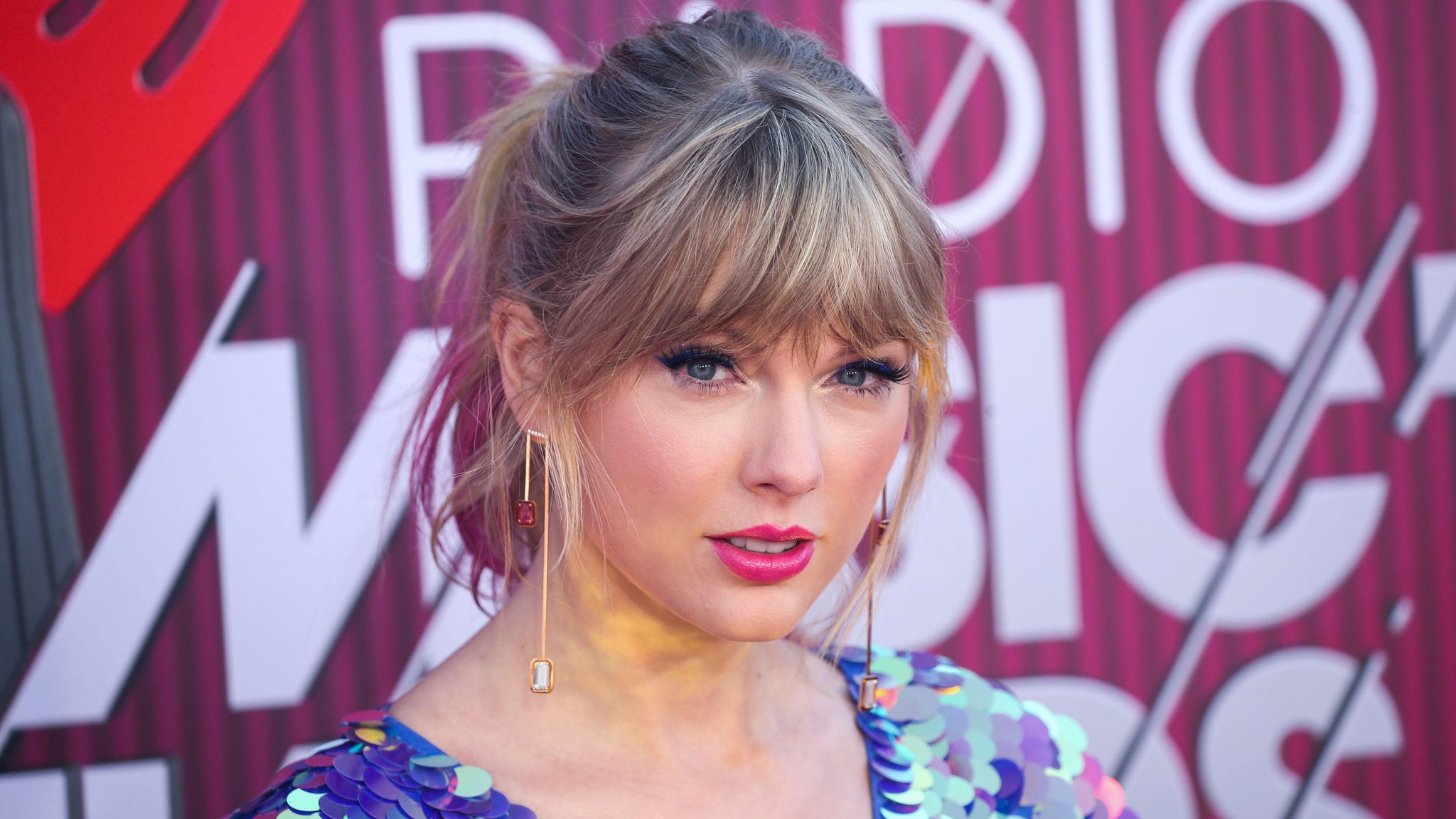 Taylor Swift veröffentlicht vier neue Songs