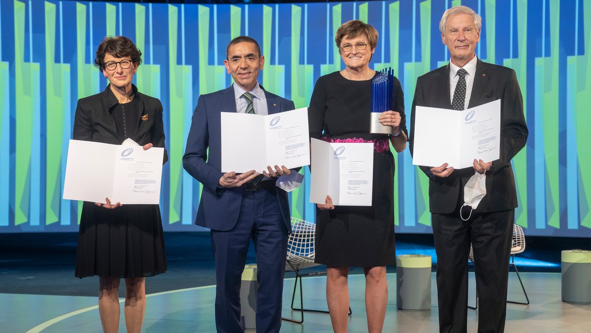 Özlem Türeci, Ugur Sahin, Katalin Kariko und Christoph Huber bekommen den Deutschen Zukunftspreis 2021. 