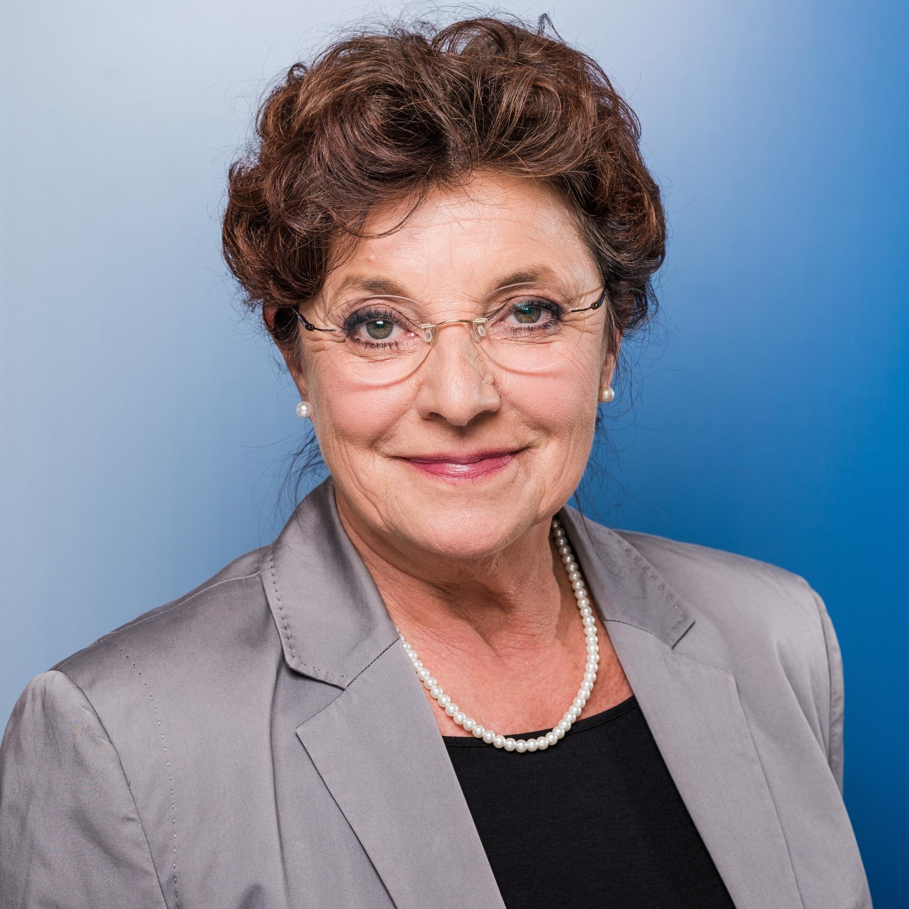 „Jemand, der für’s Volk spielt“ - Monika Baumgartner wird 75 Jahre alt