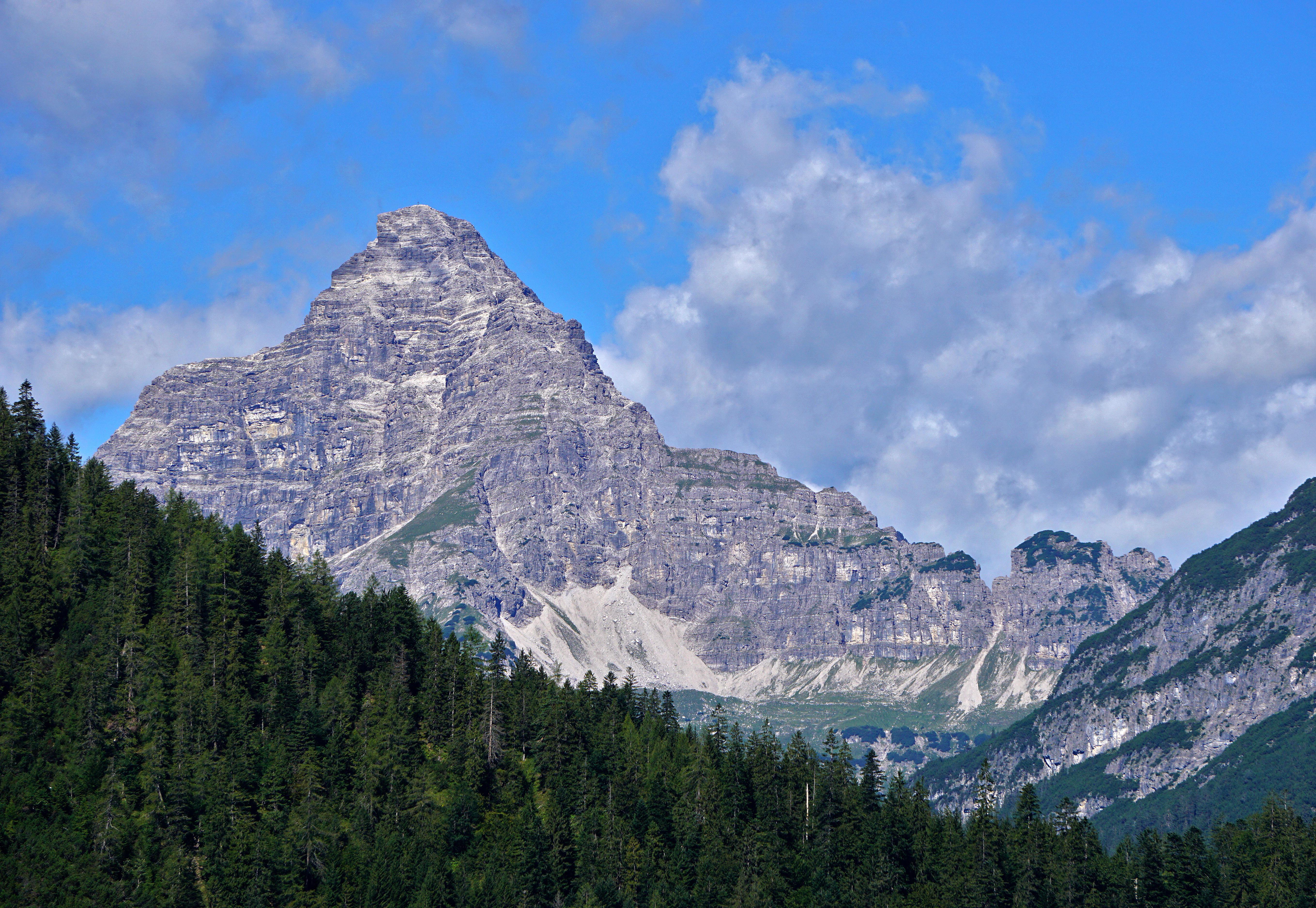 Gipfelaufbau des Hochvogel in den Allgäuer Alpen