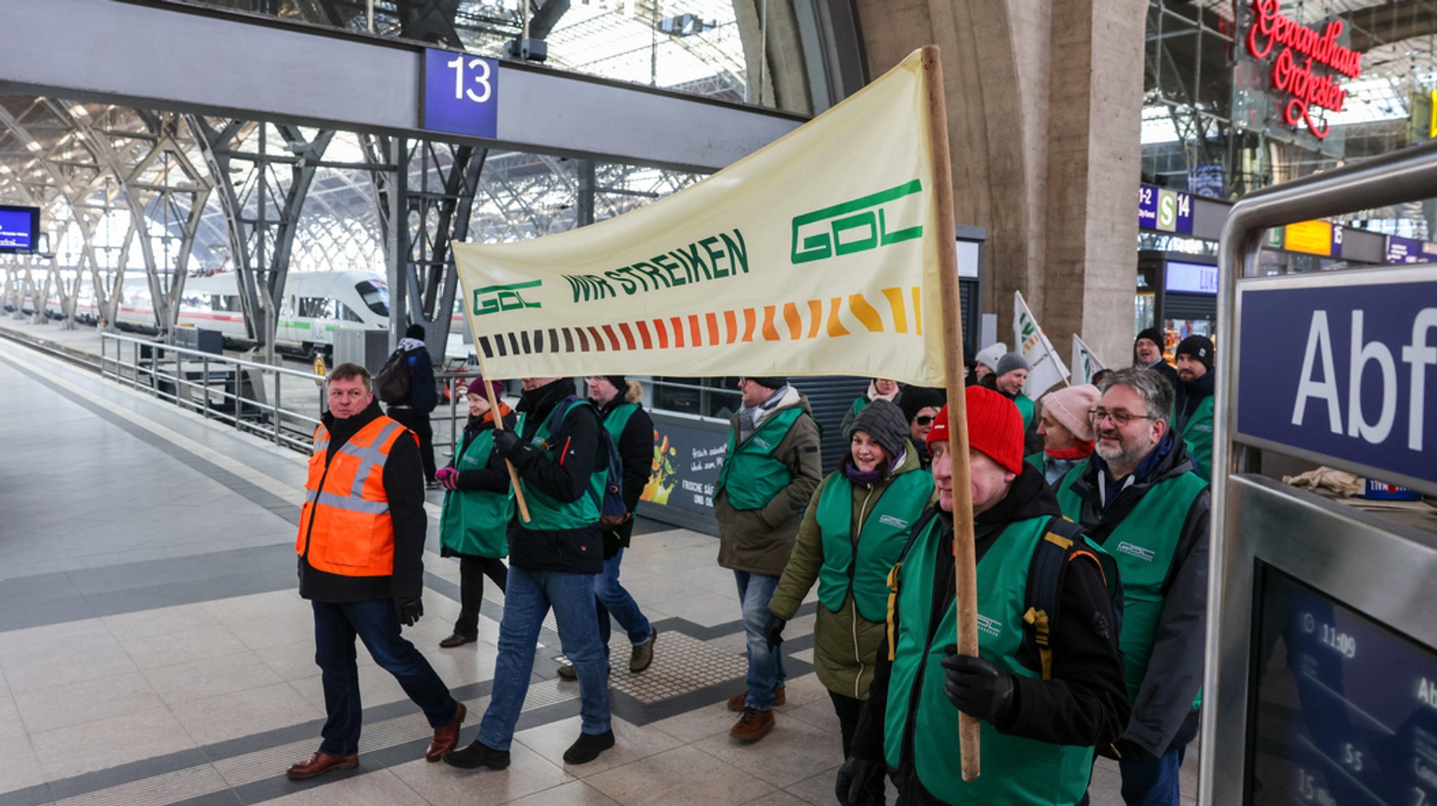 Streikende Lokführer in Leipzig