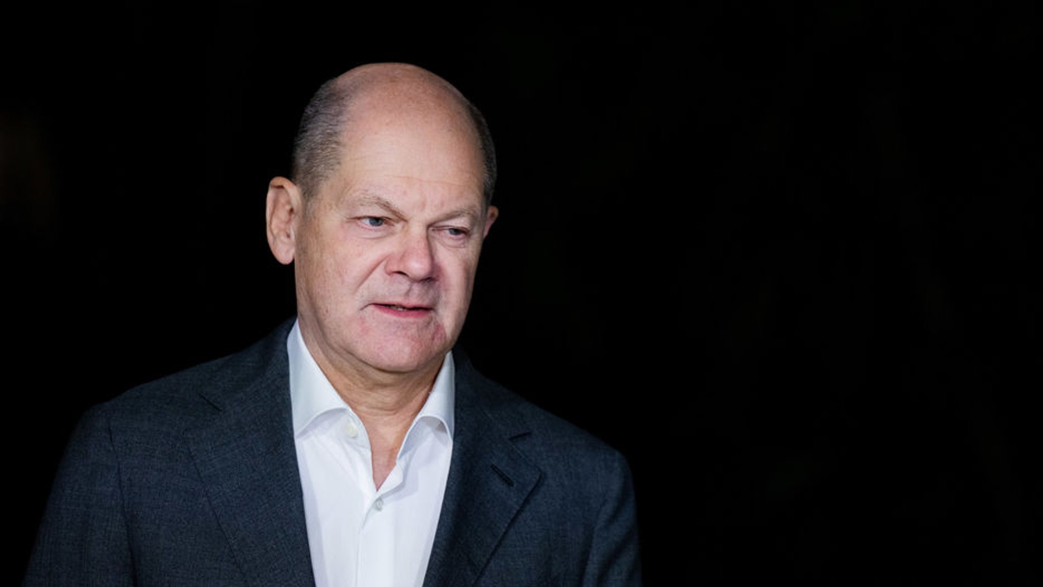 07.11.2023, Nordrhein-Westfalen, Bonn: Bundeskanzler Olaf Scholz (SPD) nimmt an der Festveranstaltung ·20 Jahre Deutscher Betriebsrätetag· im World Conference Center teil. Rund 1000 Betriebsräte sind angemeldet. Sie beraten über aktuelle Entwicklungen aus den Bereichen Arbeit und Sozialordnung. Der Kongress steht unter dem Motto «Mehr Mitbestimmung wagen». Foto: Rolf Vennenbernd/dpa +++ dpa-Bildfunk +++