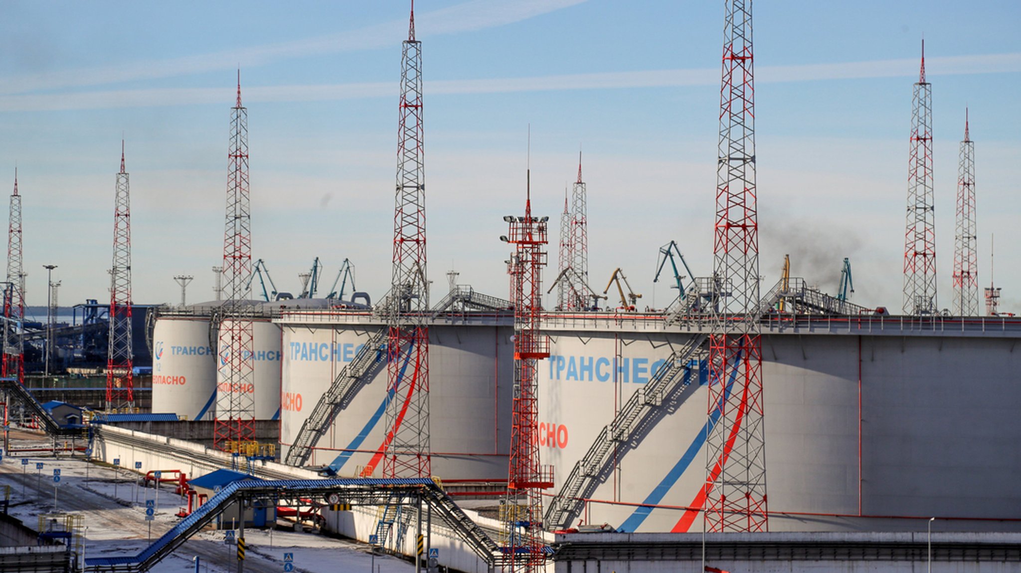 Tanks eines staatlichen russischen Unternehmens im Ölterminal von Ust-Luga (Archivbild).