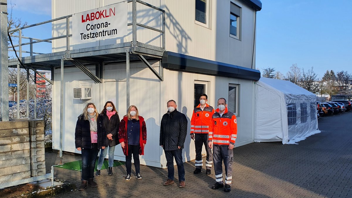 Die Firma Laboklin betreibt in Bad Kissingen eine neue Corona-Schnellteststrecke.