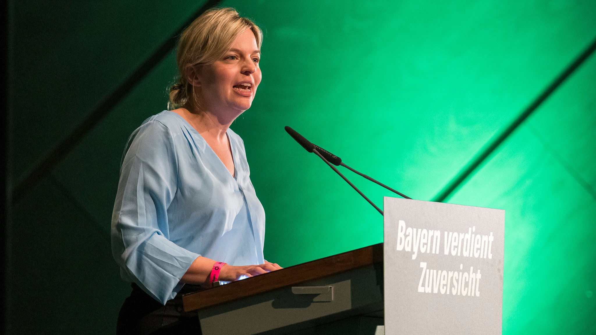 "Kopf in den Sand stecken war gestern" - Fraktionschefin Katharina Schulze beim Landesparteitag der Grünen in Würzburg.