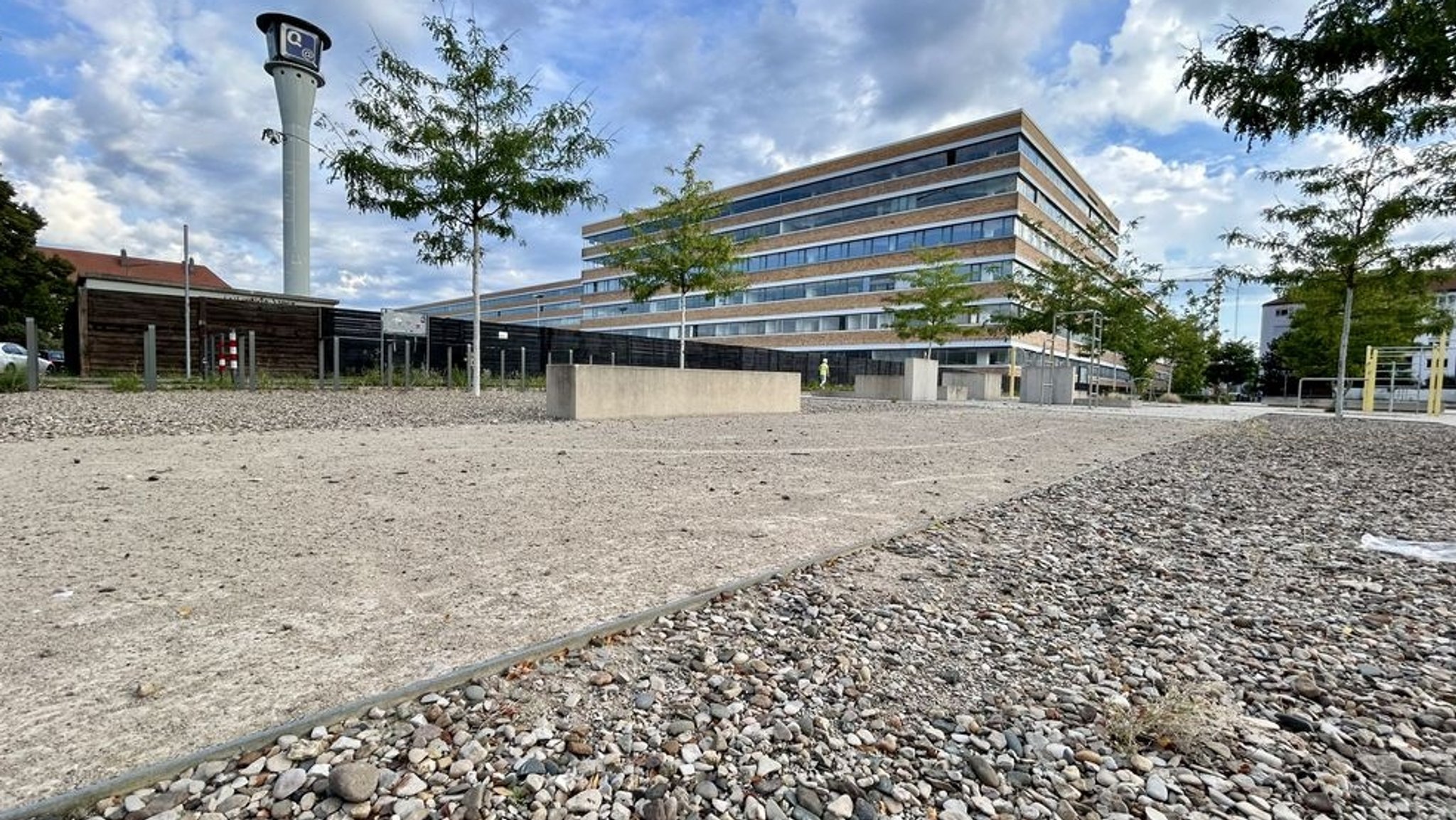 Der Quelle-Park vor dem ehemaligen Versandzentrum in Nürnberg