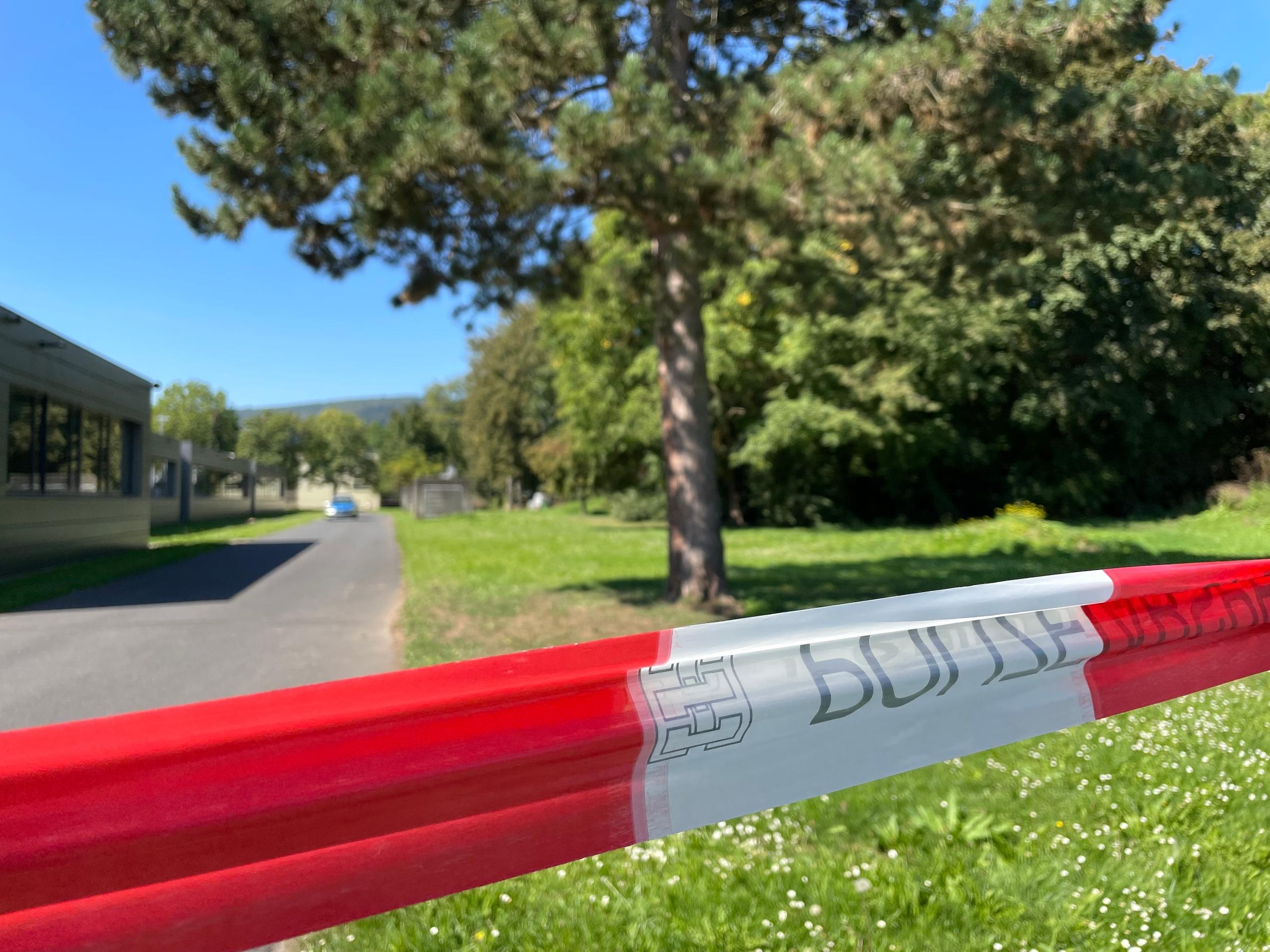 Was zu der Tötung eines 14-Jährigen in Lohr geführt hat, ist auch nach dem Urteil noch unklar. Die Verteidigung geht von einem gescheiterten Waffendeal aus und hat deshalb Revision eingelegt.