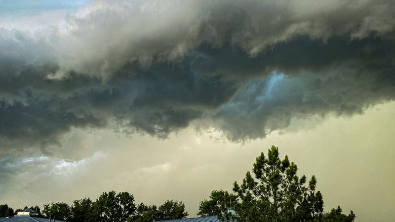 (Symbolbild) Dramatische Gewitterwolken im nördlichen Landkreis München. | Bild: BR/Sylvia Bentele (Symbolbild) Dramatische Gewitterwolken im nördlichen Landkreis München.
