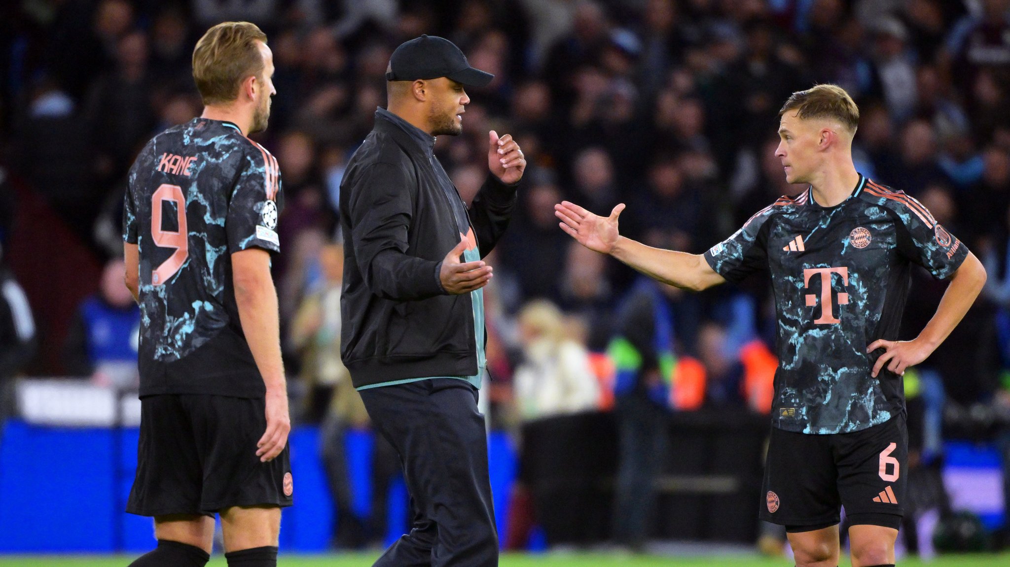 Vincent Kompany und Joshua Kimmich nach der Spiel