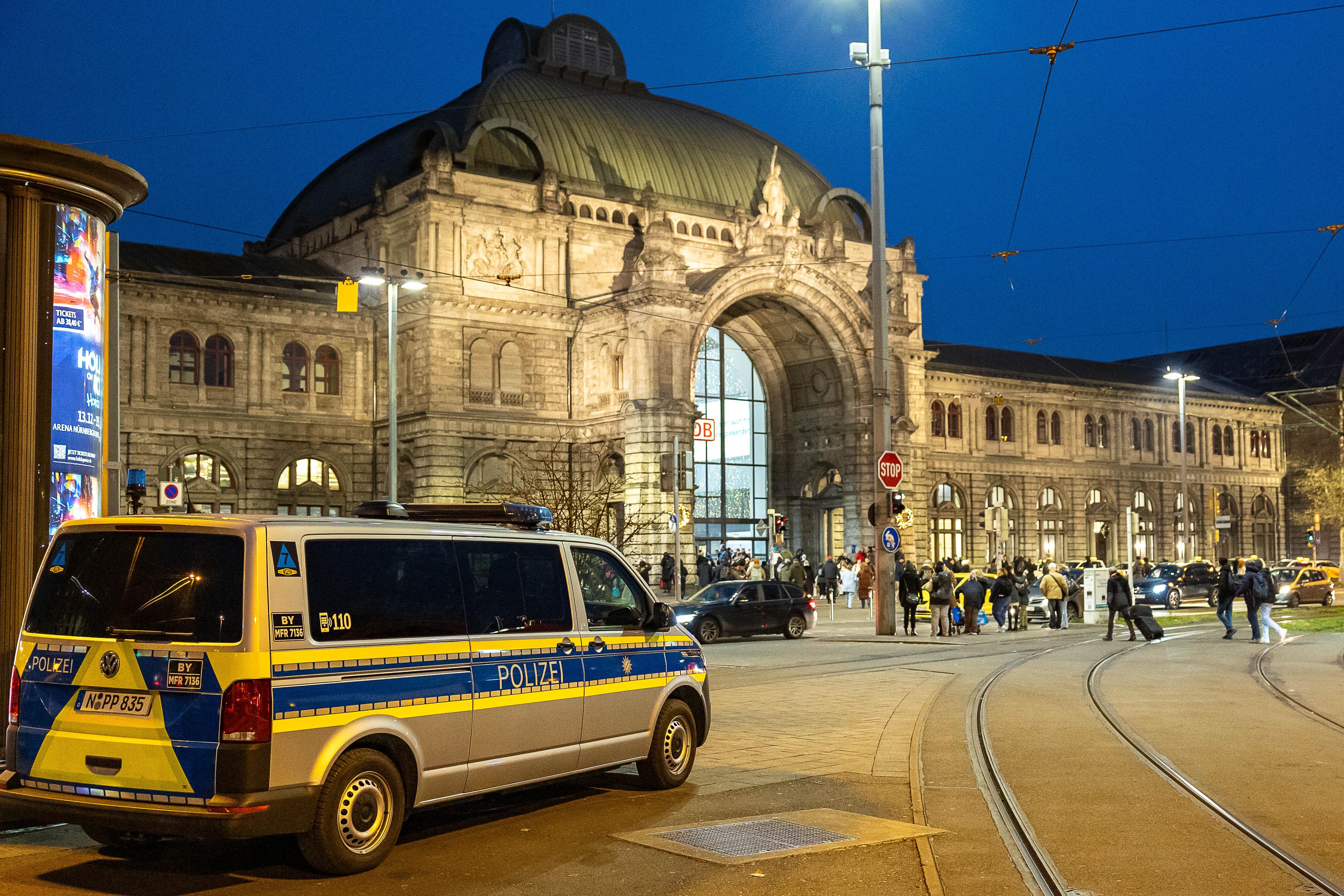 Archivbild: Polizeipräsenz am Nürnberger Hauptbahnhof