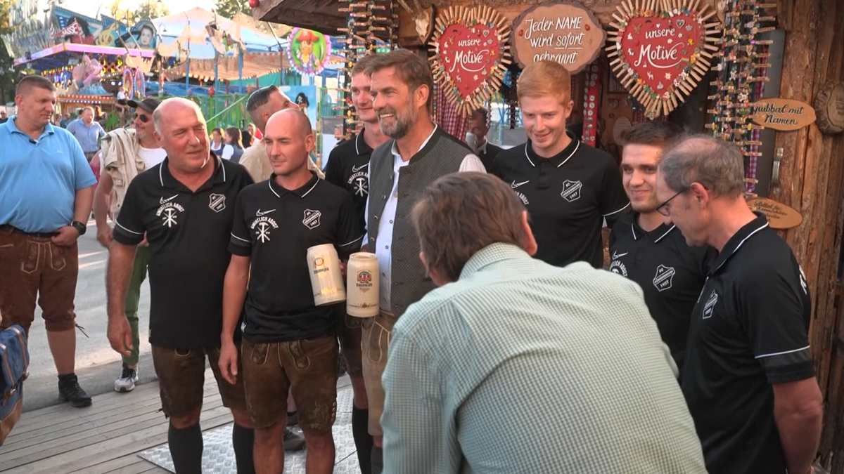  Jürgen Klopp hat 'a Gaudi' in Erding - nur Lederhose ist zu eng