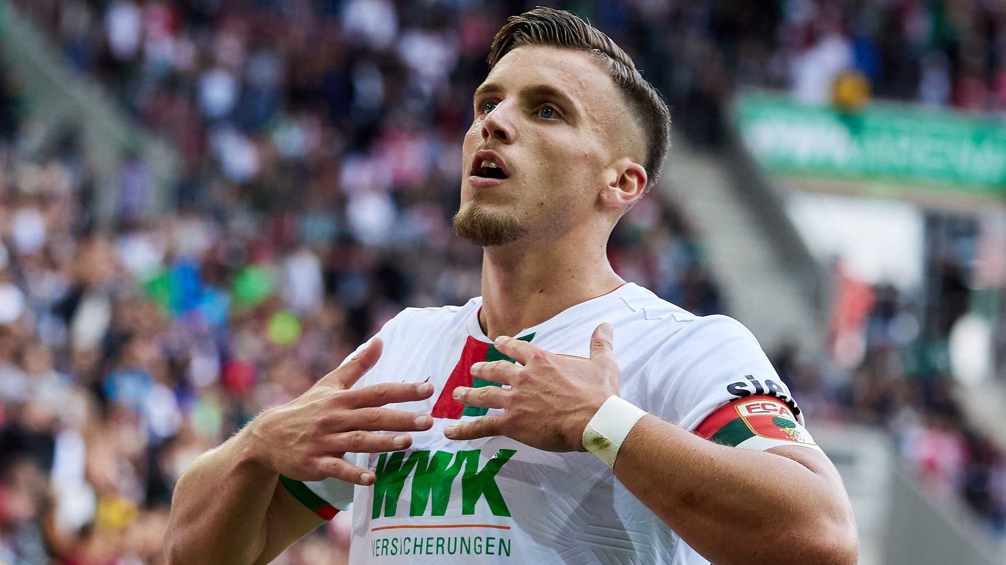 Erster Saisonsieg: Demirovic-Doppelpack lässt Augsburg jubeln