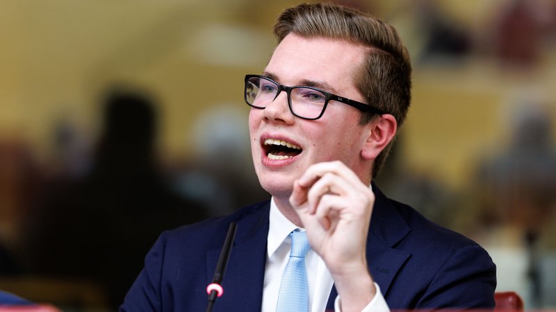 Kommunalwahlkampf: AfD Würzburg setzt auf Halemba. | Bild: pa/dpa/Matthias Balk Kommunalwahlkampf: AfD Würzburg setzt auf Halemba.