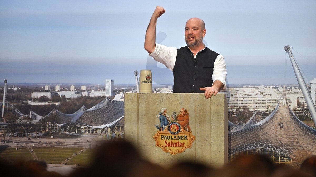 Zinner am Rednerpult