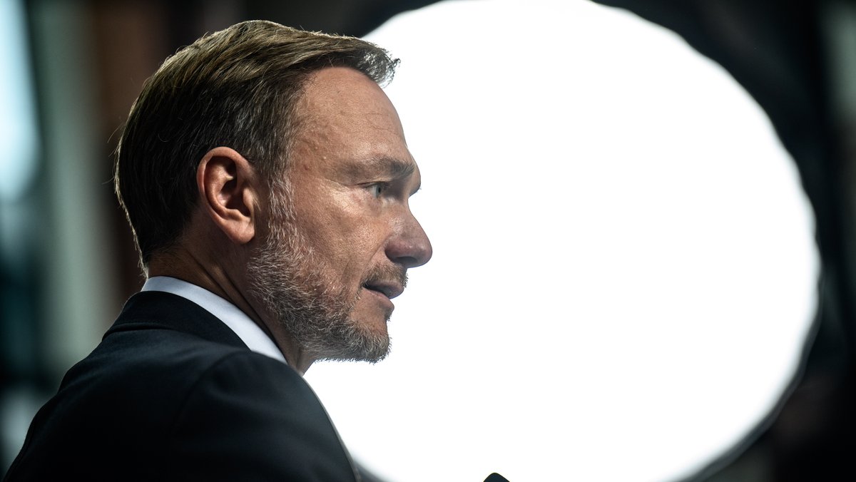 Christian Lindner, Bundesvorsitzender der FDP, äußert sich bei einer Pressekonferenz vor der FDP-Vorstandssitzung zum Ausgang der Landtagswahlen in Bayern und Hessen. Aufnahmedatum