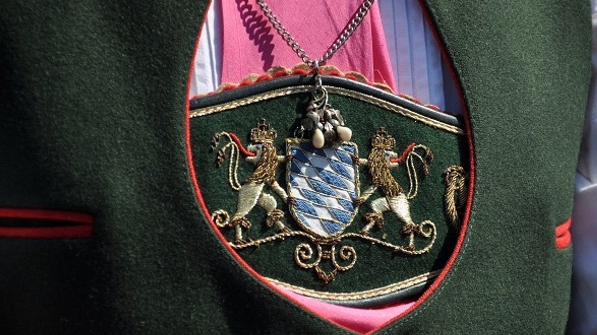 Ausschnitt von der Tracht der Rosenheimer