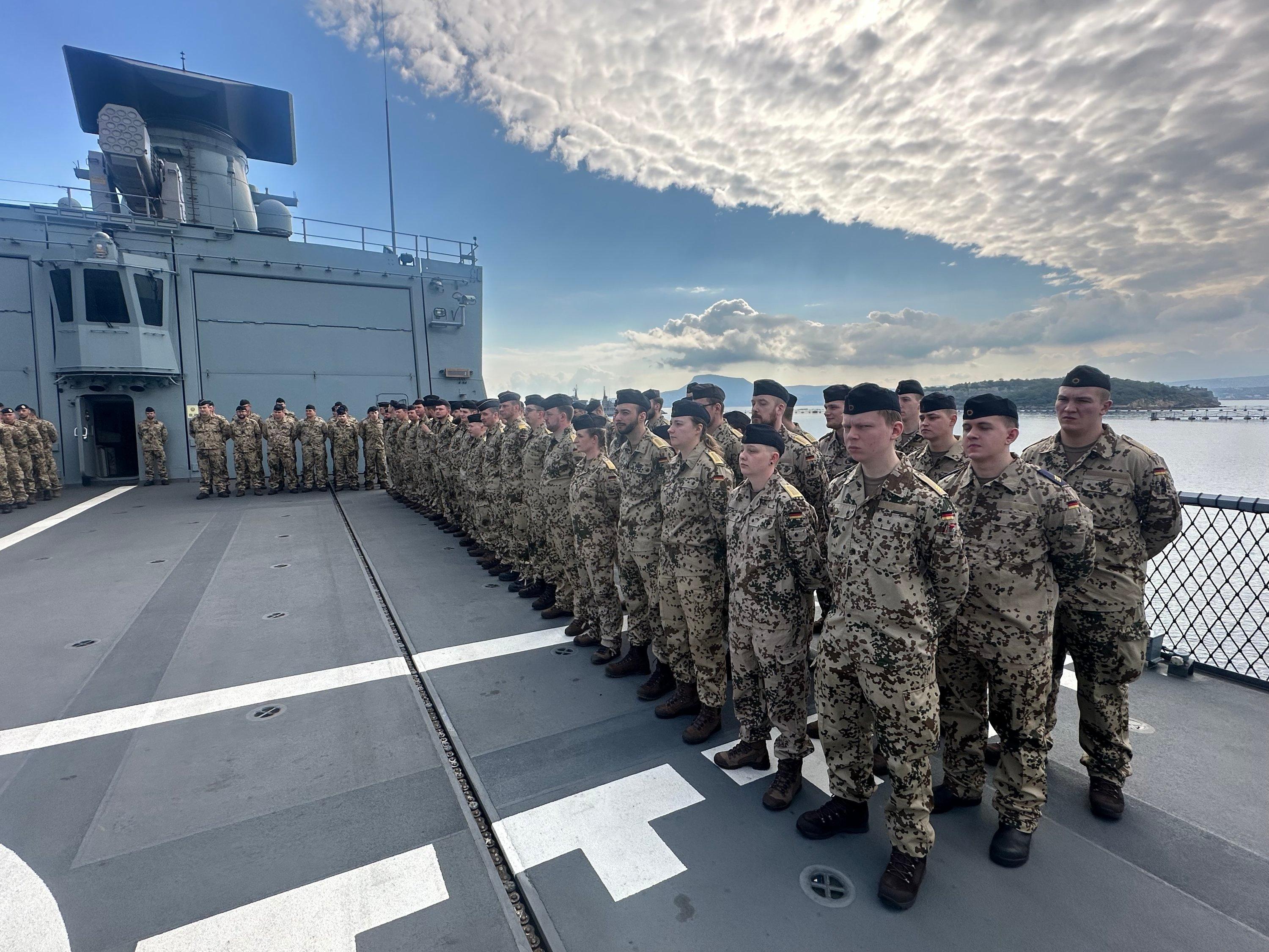 Seit Monaten werden Schiffe vom Jemen aus angegriffen. US-Amerikaner und Briten haben schon militärisch reagiert, jetzt zieht die EU mit Deutschland nach.