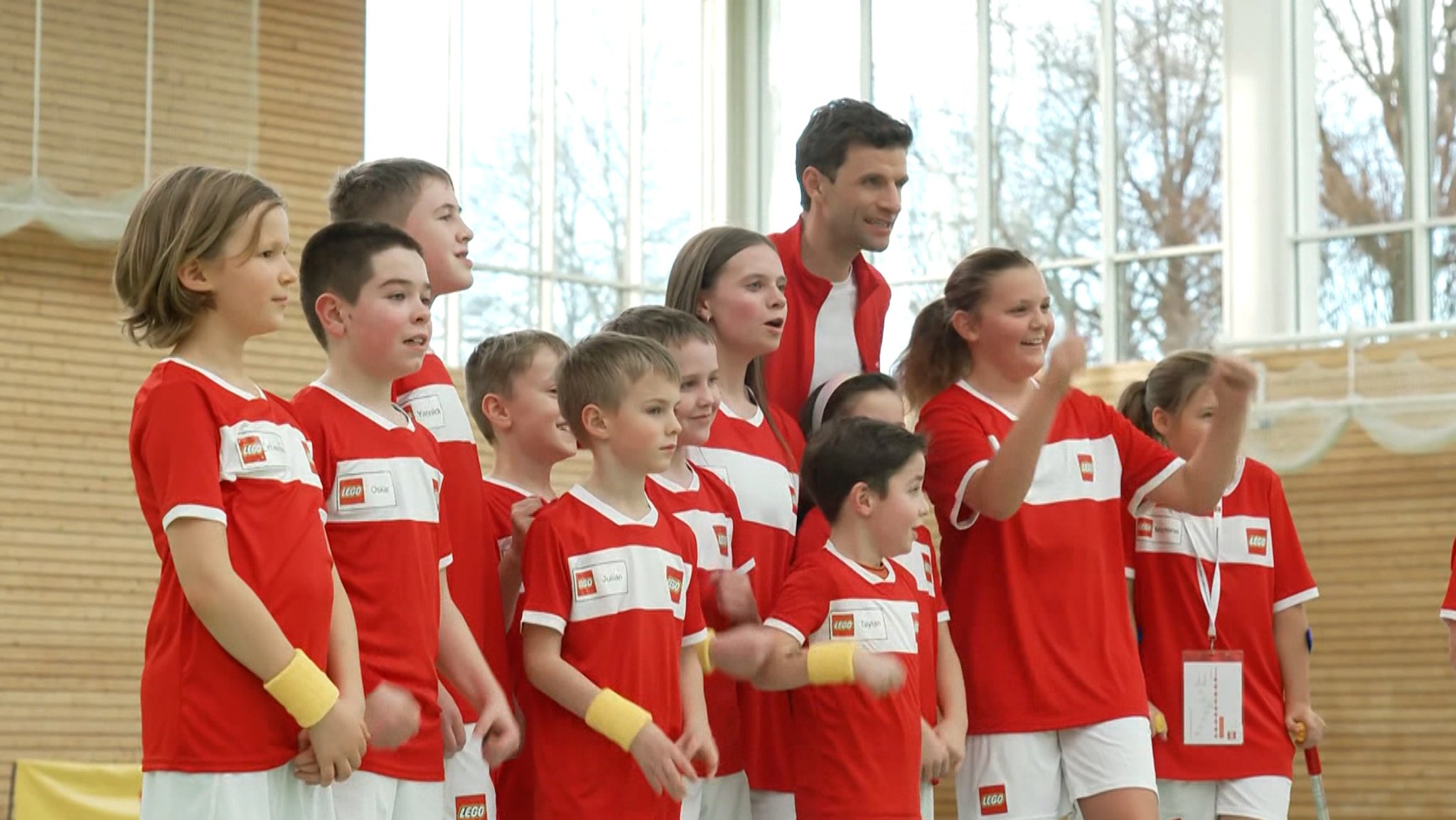 Gruppenaufstellung von Kindern mit Thomas Müller