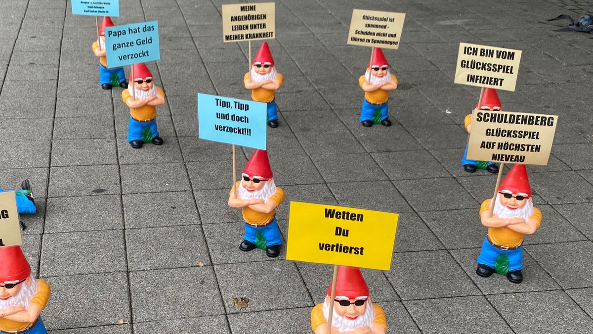"Zwergenaufstand": Aktion gegen Glücksspielsucht in Erlangen