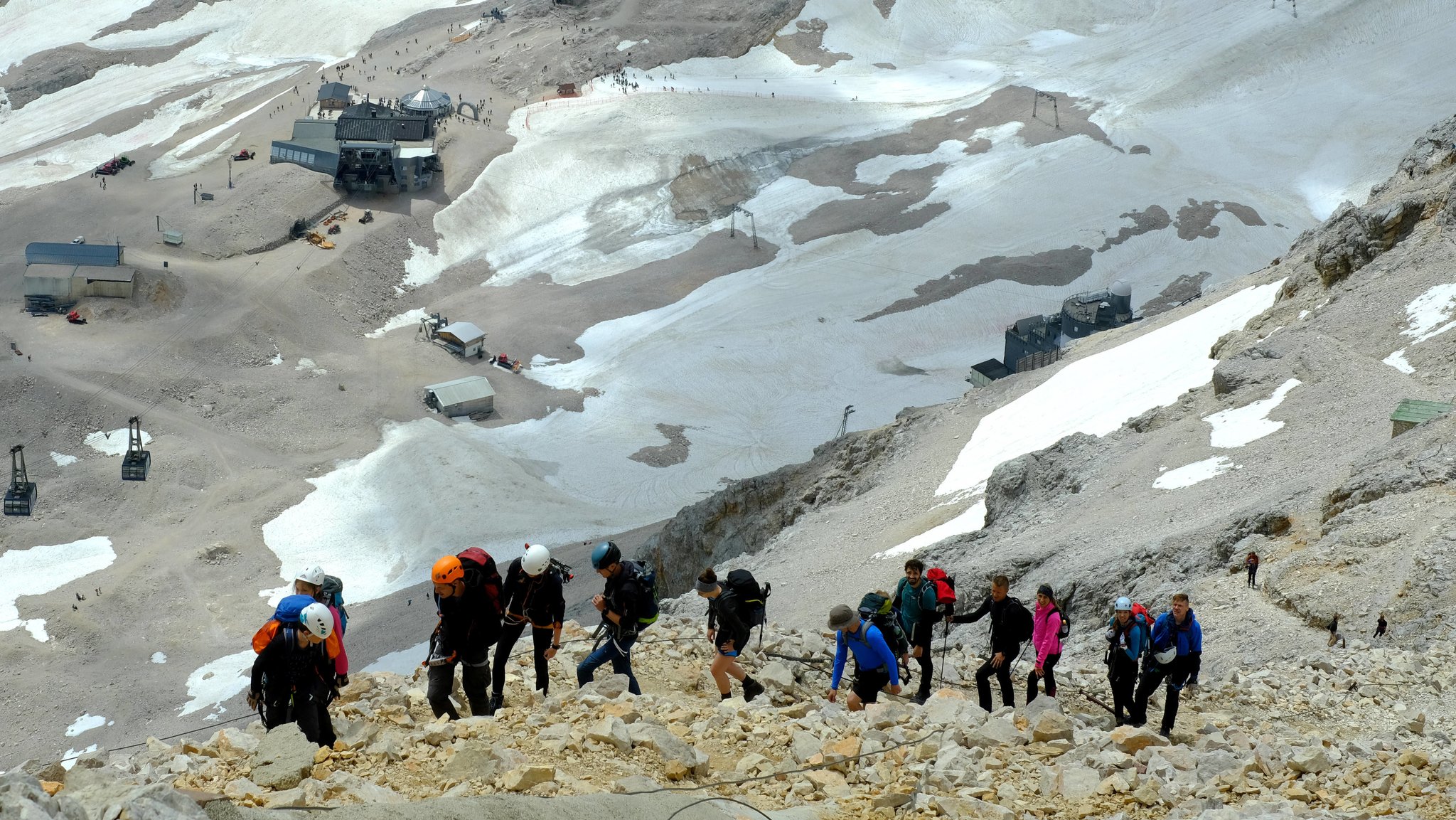 Bergsteiger erklimmen die Zugspitze