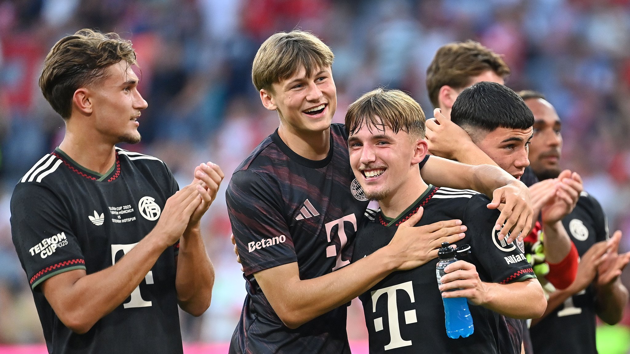 Teenie-Party beim FC Bayern gegen Tottenham: Talente überzeugen