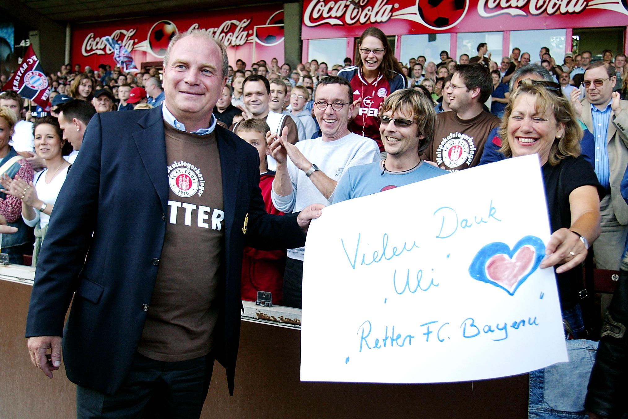 FC-Bayern-Manager Uli Hoeneß als RETTER des FC St. Pauli