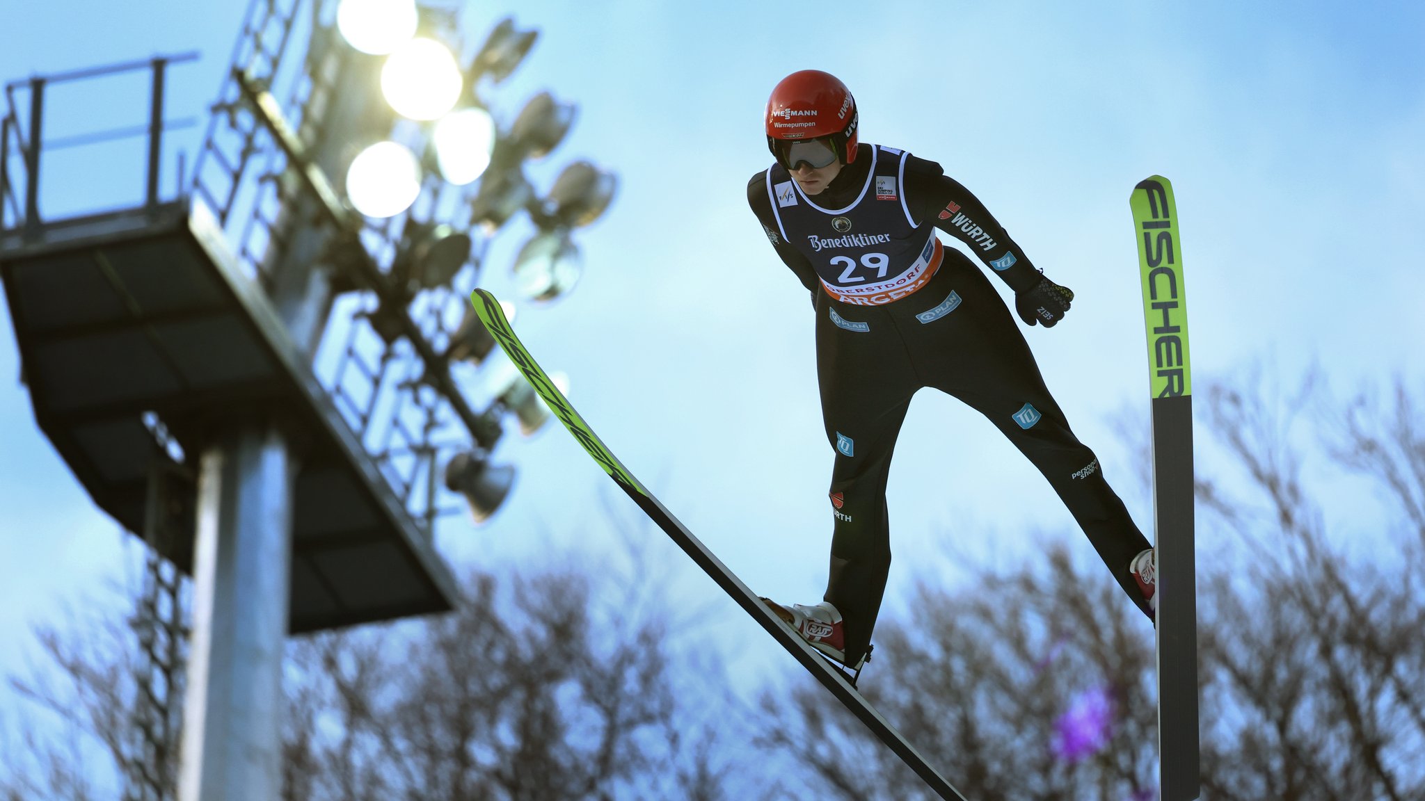 Wintersport-Ticker: Nur Geiger beim Heim-Skifliegen in Top Ten