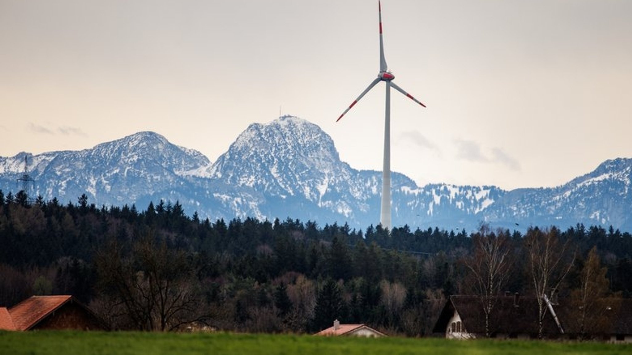 Windrad vor dem Wendelstein (Symbolbild)